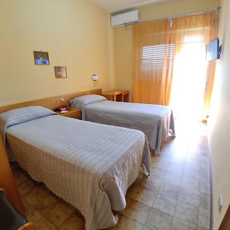Hotel Il Dollaro Villa San Giovanni Extérieur photo